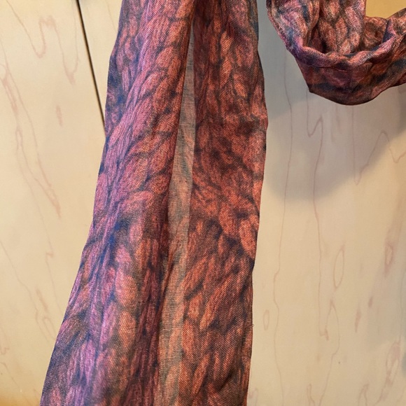 Beautiful Furla scarf - Picture 2 of 6